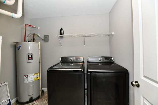 8404 Penbrooke Place, Indianapolis, IN 46237