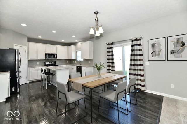 8404 Penbrooke Place, Indianapolis, IN 46237