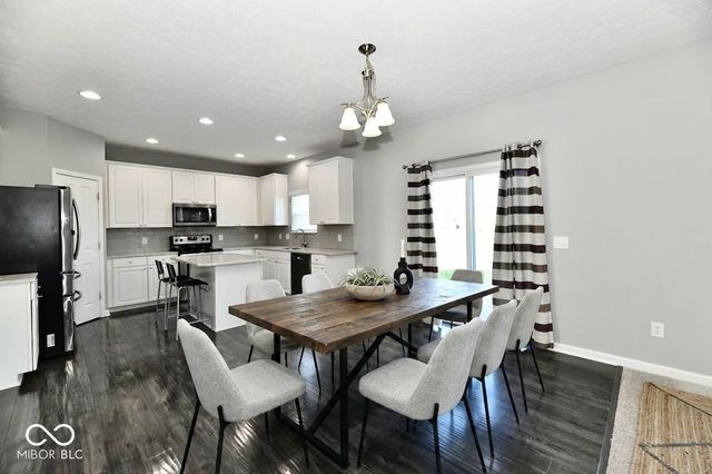 8404 Penbrooke Place, Indianapolis, IN 46237