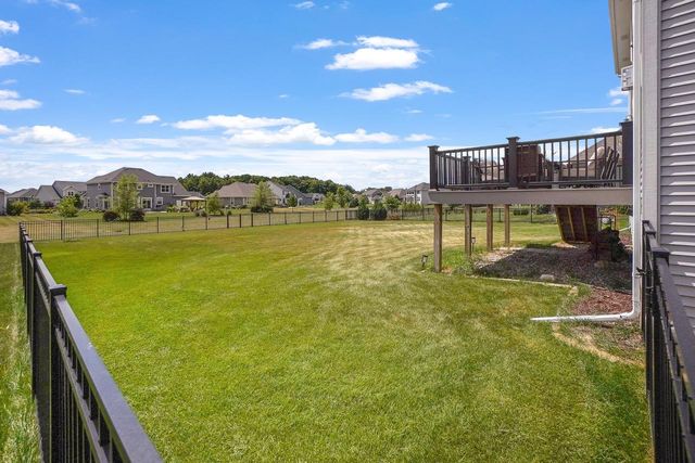 W223N4648 Seven Oaks DRIVE, Pewaukee, WI 53072