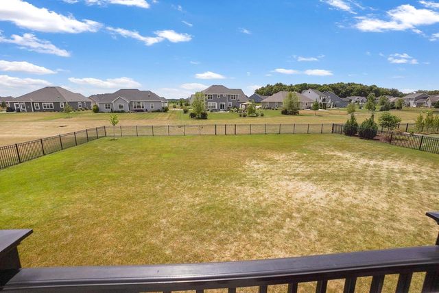 W223N4648 Seven Oaks DRIVE, Pewaukee, WI 53072