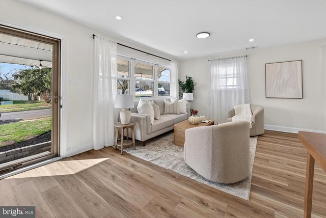 52 BRUCE DR, Deptford, NJ 08096