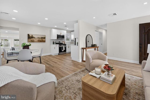 52 BRUCE DR, Deptford, NJ 08096