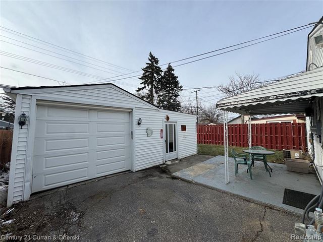 8018 Monroe Boulevard, Taylor, MI 48180