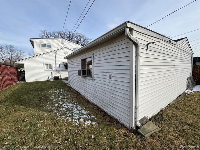 8018 Monroe Boulevard, Taylor, MI 48180