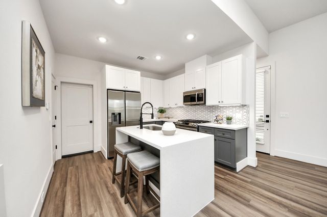 6018 Knox Street, Houston, TX 77091