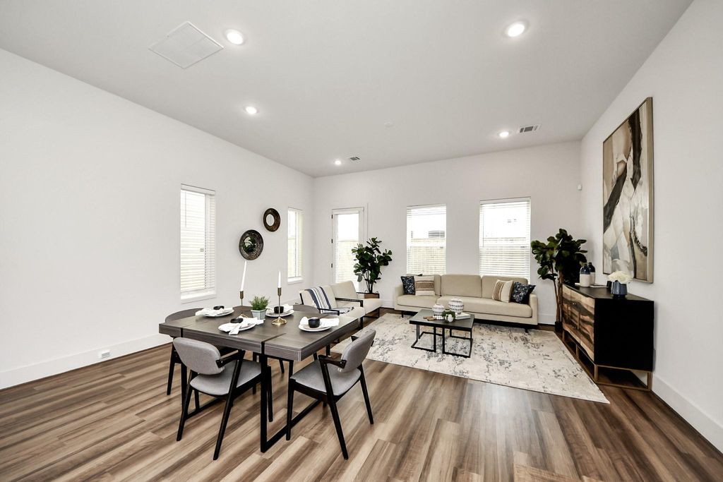 6018 Knox Street, Houston, TX 77091