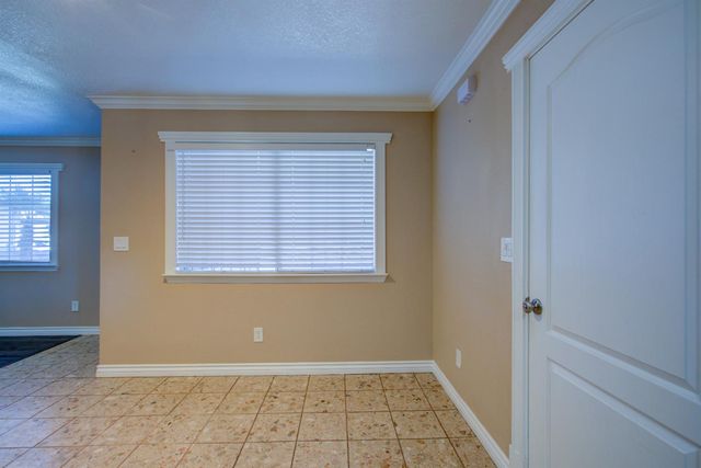 468 Aztec Ln, Lathrop, CA 95330