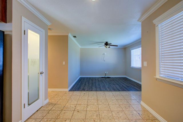 468 Aztec Ln, Lathrop, CA 95330