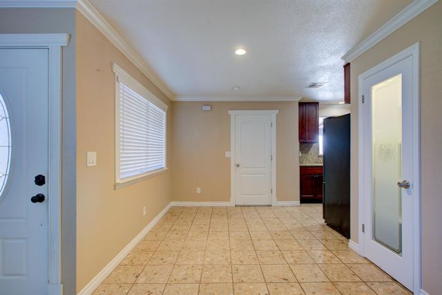 468 Aztec Ln, Lathrop, CA 95330