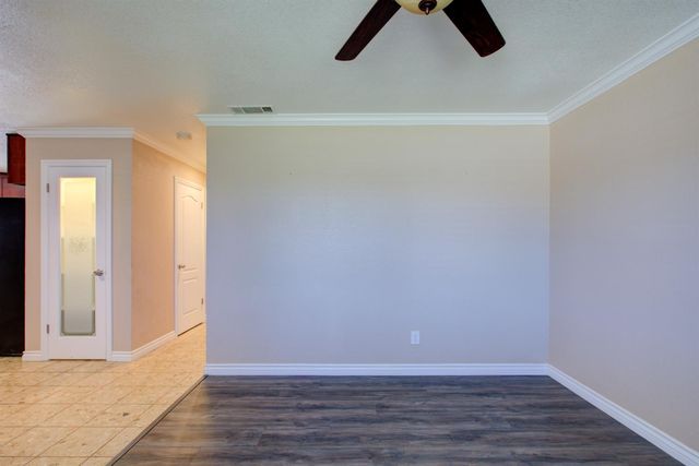 468 Aztec Ln, Lathrop, CA 95330
