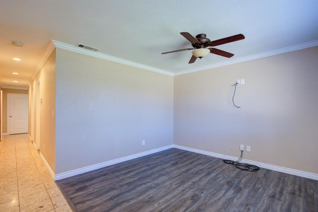 468 Aztec Ln, Lathrop, CA 95330