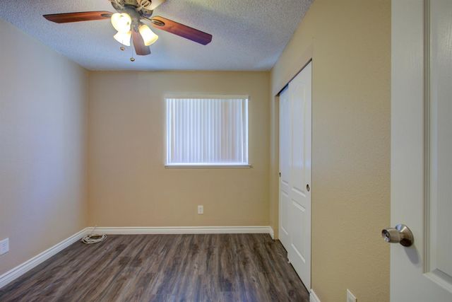 468 Aztec Ln, Lathrop, CA 95330