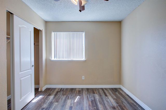 468 Aztec Ln, Lathrop, CA 95330