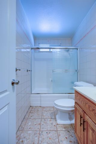 468 Aztec Ln, Lathrop, CA 95330