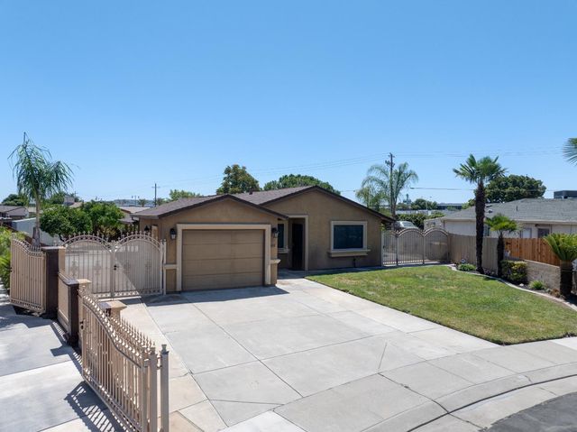 468 Aztec Ln, Lathrop, CA 95330