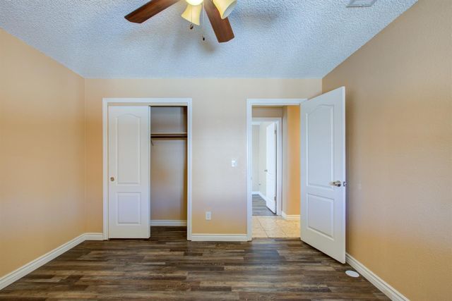 468 Aztec Ln, Lathrop, CA 95330