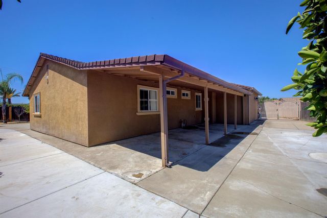 468 Aztec Ln, Lathrop, CA 95330