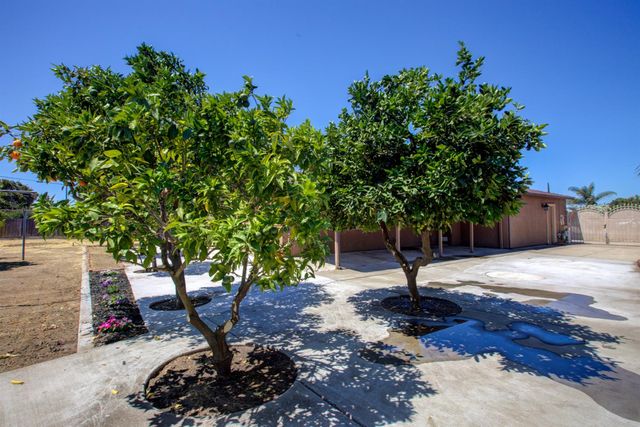 468 Aztec Ln, Lathrop, CA 95330