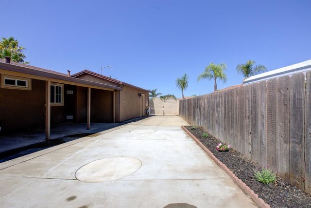 468 Aztec Ln, Lathrop, CA 95330
