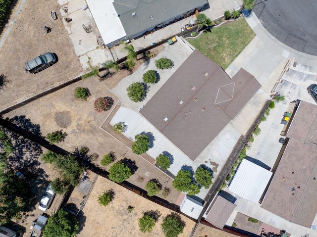 468 Aztec Ln, Lathrop, CA 95330