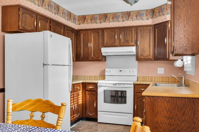 7A Greenwood Lane, Whiting, NJ 08759