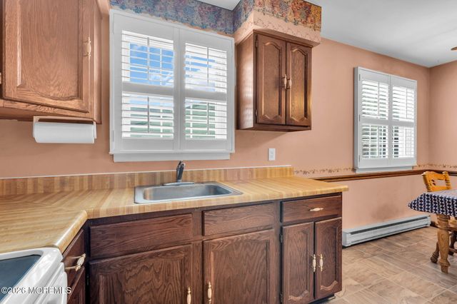 7A Greenwood Lane, Whiting, NJ 08759