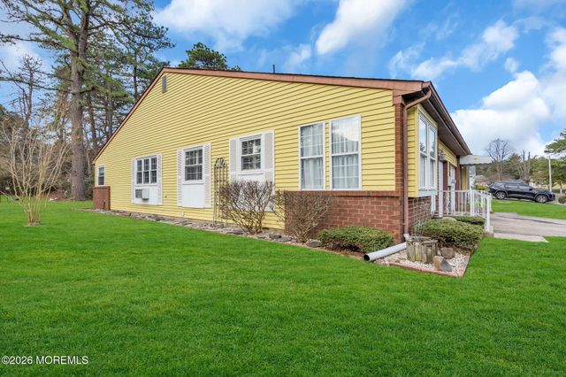 7A Greenwood Lane, Whiting, NJ 08759