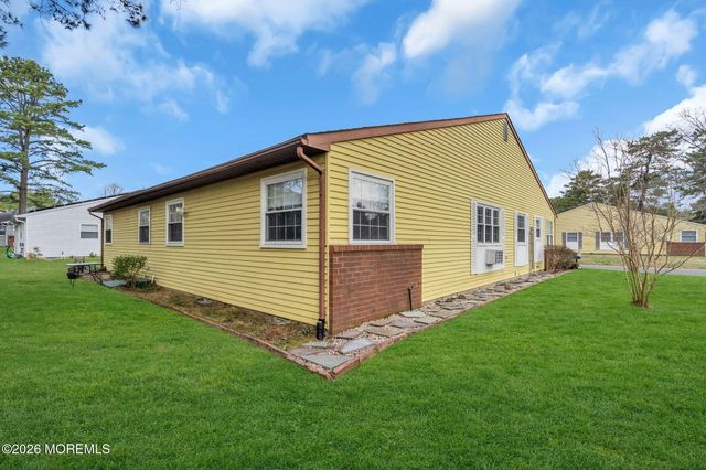 7A Greenwood Lane, Whiting, NJ 08759