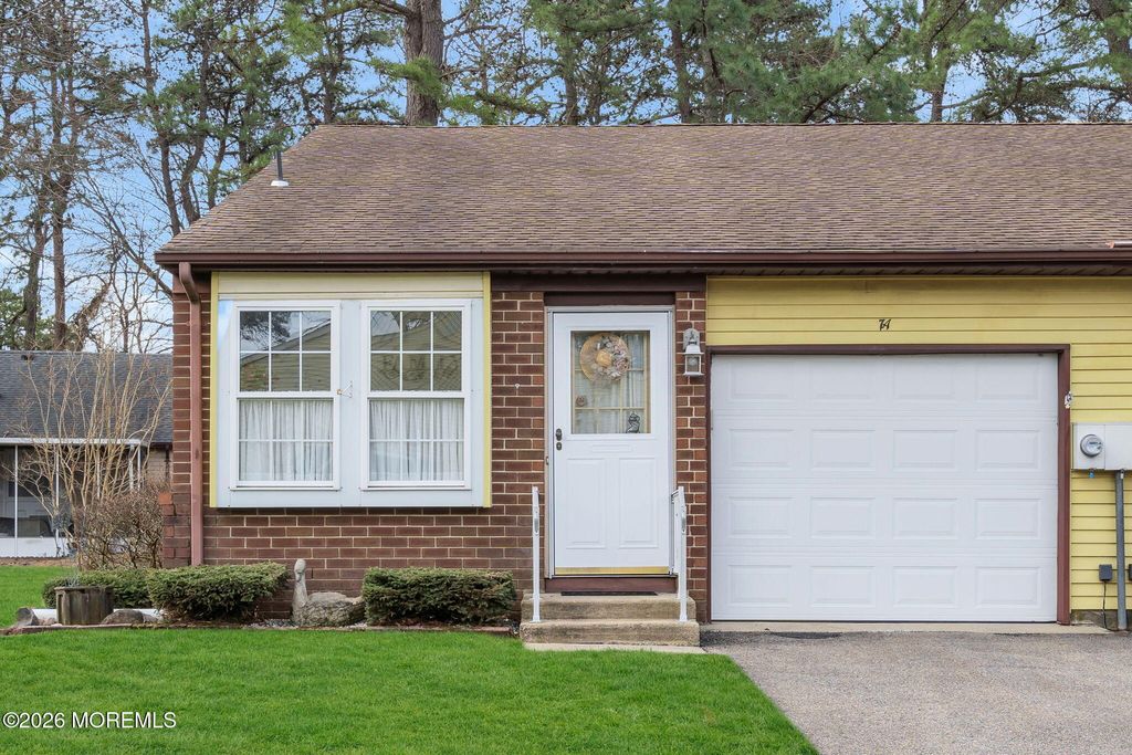 7A Greenwood Lane, Whiting, NJ 08759