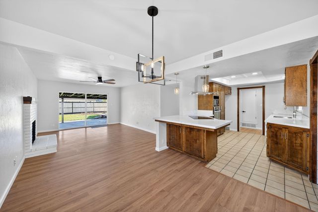 104 N Crumal Street, Visalia, CA 93292