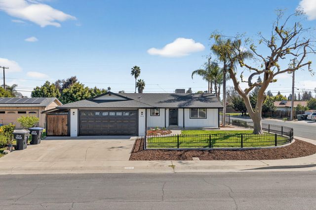 104 N Crumal Street, Visalia, CA 93292