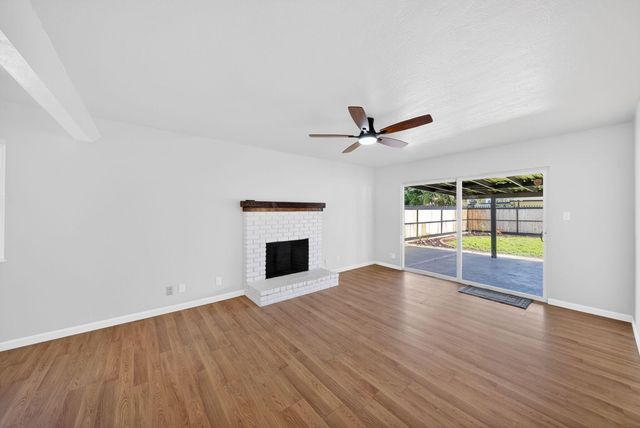 104 N Crumal Street, Visalia, CA 93292