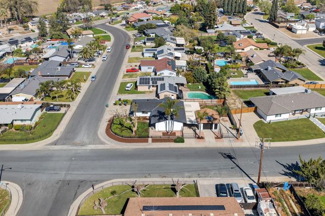 104 N Crumal Street, Visalia, CA 93292