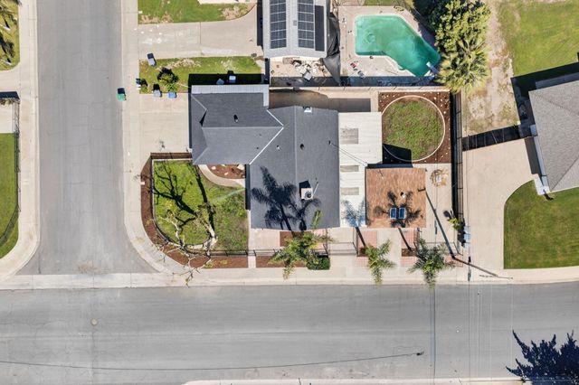 104 N Crumal Street, Visalia, CA 93292