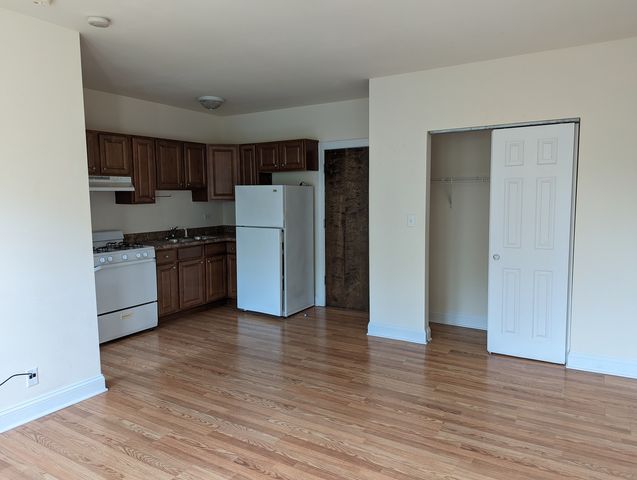 2600 N Kimball Avenue 305, Chicago, IL 60647