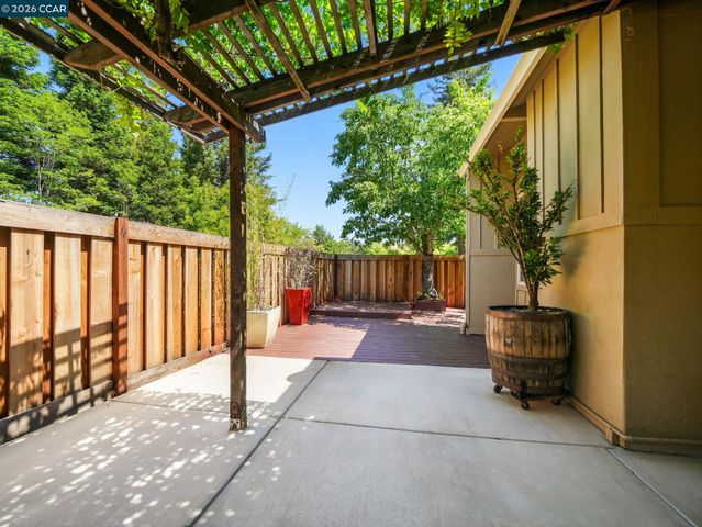 441 Sycamore Hill Dr, Danville, CA 94526