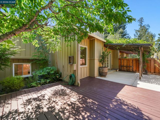 441 Sycamore Hill Dr, Danville, CA 94526