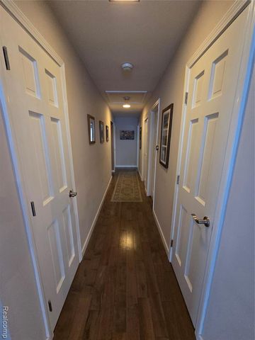 2745 Ayrshire Drive, Bloomfield Hills, MI 48302