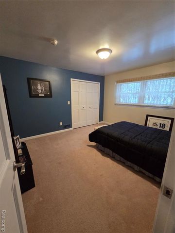 2745 Ayrshire Drive, Bloomfield Hills, MI 48302