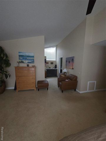 2745 Ayrshire Drive, Bloomfield Hills, MI 48302