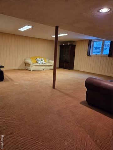 2745 Ayrshire Drive, Bloomfield Hills, MI 48302