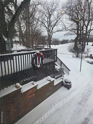 2745 Ayrshire Drive, Bloomfield Hills, MI 48302