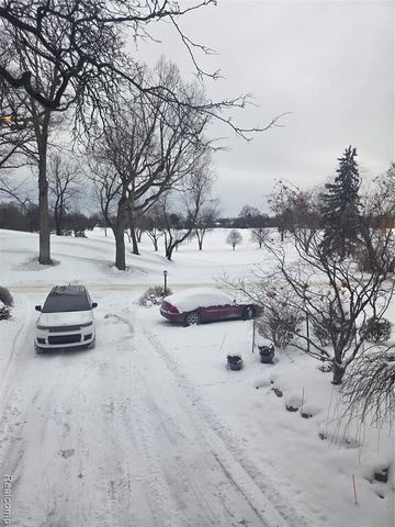 2745 Ayrshire Drive, Bloomfield Hills, MI 48302