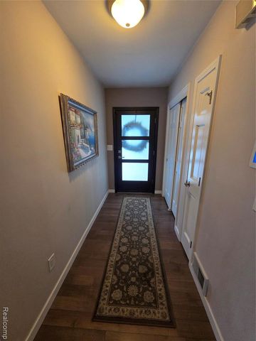 2745 Ayrshire Drive, Bloomfield Hills, MI 48302