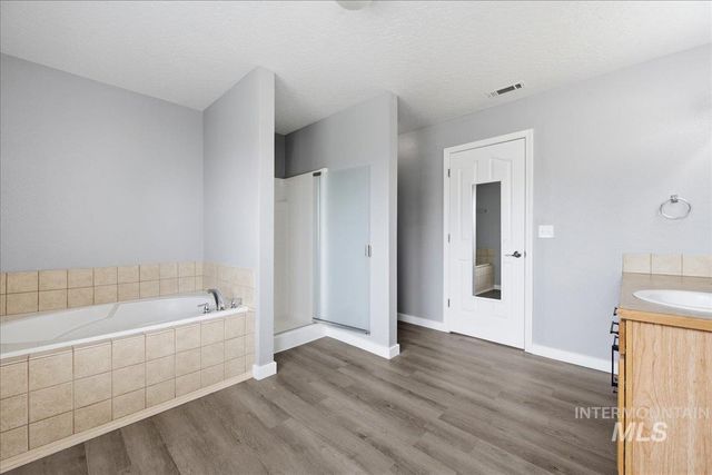 8207 E Shallon, Nampa, ID 83687