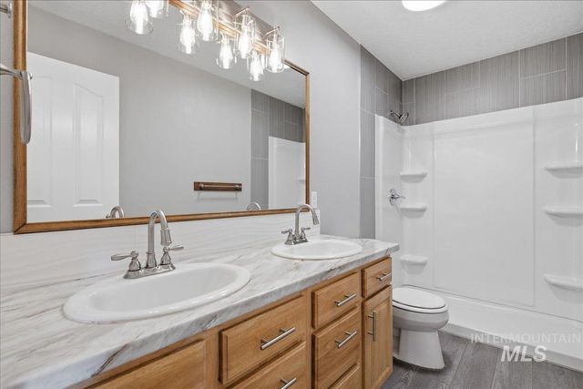 8207 E Shallon, Nampa, ID 83687