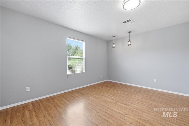 8207 E Shallon, Nampa, ID 83687