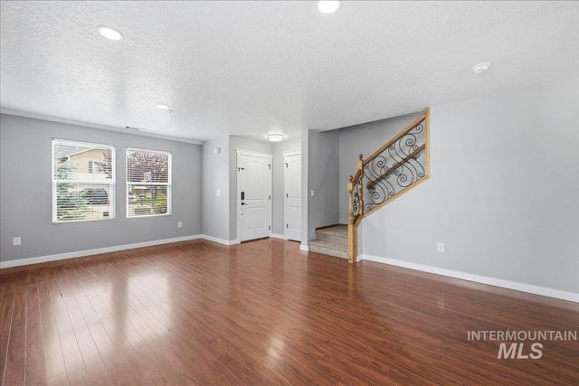 8207 E Shallon, Nampa, ID 83687