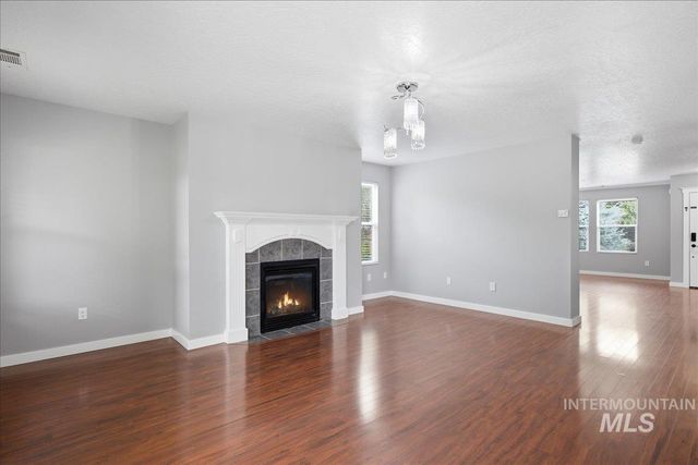 8207 E Shallon, Nampa, ID 83687